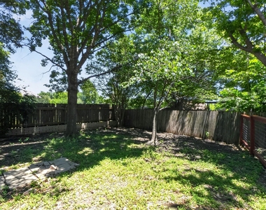 300 N Carriage Hills Dr - Photo Thumbnail 29