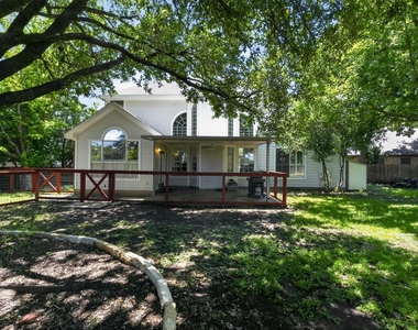 300 N Carriage Hills Dr - Photo Thumbnail 27