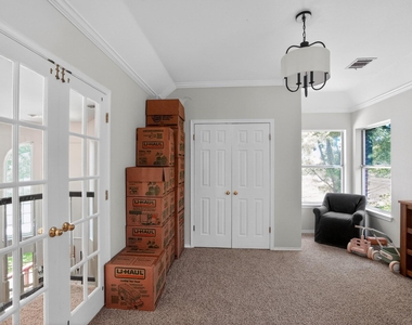 300 N Carriage Hills Dr - Photo Thumbnail 24