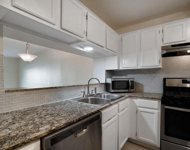 11901 Swearingen Dr - Photo Thumbnail 3