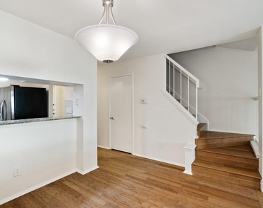 11901 Swearingen Dr - Photo Thumbnail 7