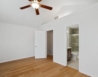 11901 Swearingen Dr - Photo Thumbnail 11