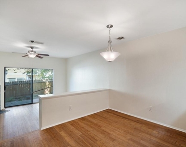 11901 Swearingen Dr - Photo Thumbnail 6