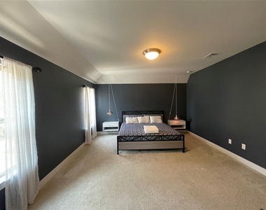 13501 Metric Blvd - Photo Thumbnail 9