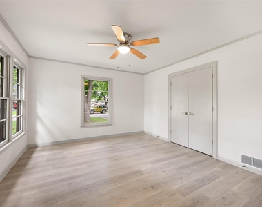 1711 S Main St - Photo Thumbnail 20