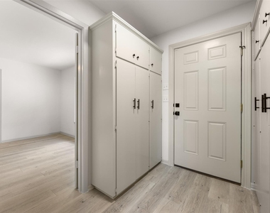 1711 S Main St - Photo Thumbnail 28