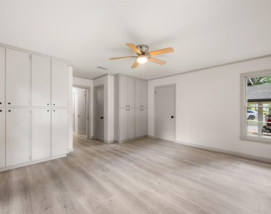 1711 S Main St - Photo Thumbnail 22