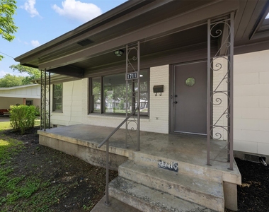 1711 S Main St - Photo Thumbnail 1