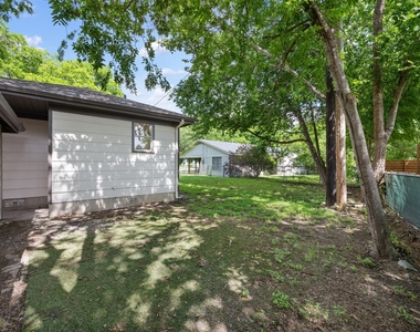 1711 S Main St - Photo Thumbnail 34