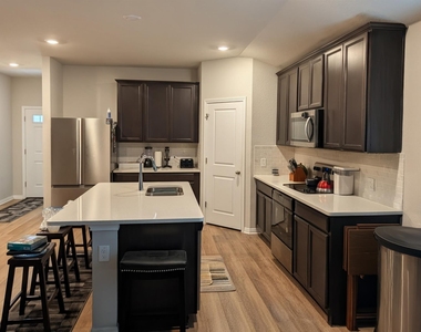 1015 Bluejack Way - Photo Thumbnail 2