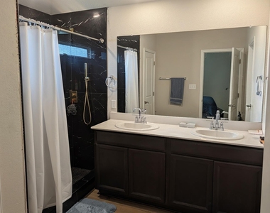 1015 Bluejack Way - Photo Thumbnail 6
