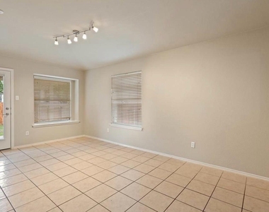 2605 Butler Way - Photo Thumbnail 7
