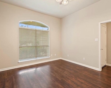 2605 Butler Way - Photo Thumbnail 25