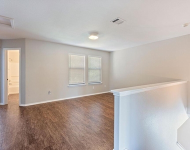 1209 Apollo Cir - Photo Thumbnail 11