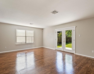 1209 Apollo Cir - Photo Thumbnail 5
