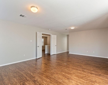 1209 Apollo Cir - Photo Thumbnail 18
