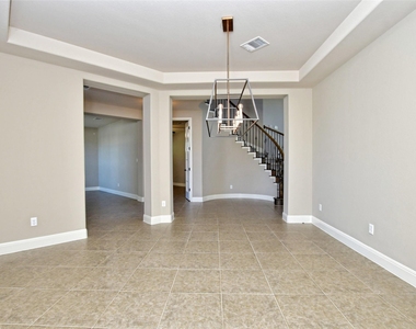 15205 Joseph Dr - Photo Thumbnail 5