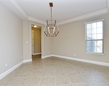 15205 Joseph Dr - Photo Thumbnail 4