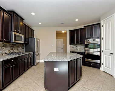 15205 Joseph Dr - Photo Thumbnail 10