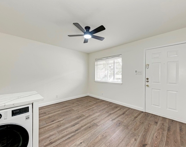 1010 W 23rd St - Photo Thumbnail 7