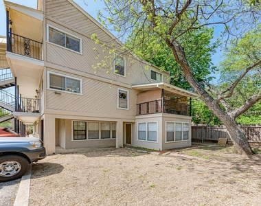 1010 W 23rd St - Photo Thumbnail 3