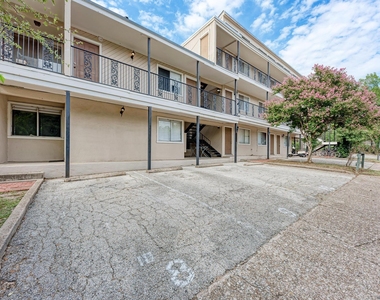 1010 W 23rd St - Photo Thumbnail 2