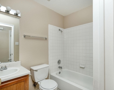 124 Hunter Rex Way - Photo Thumbnail 9