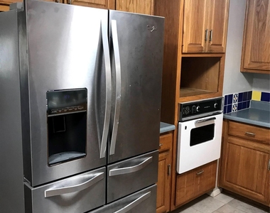 215 Flamingo Cir - Photo Thumbnail 1