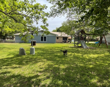 215 Flamingo Cir - Photo Thumbnail 2