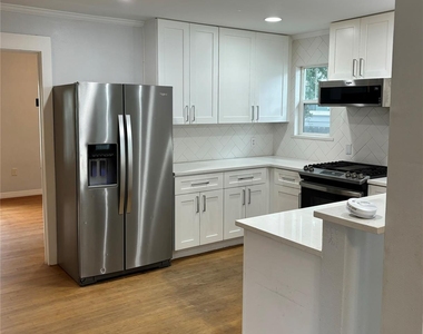 2924 E 13th St - Photo Thumbnail 22