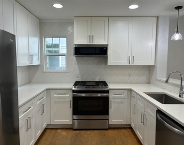 2924 E 13th St - Photo Thumbnail 16