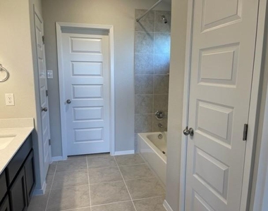 8116 Bronco Ln - Photo Thumbnail 19