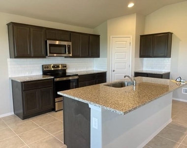8116 Bronco Ln - Photo Thumbnail 8