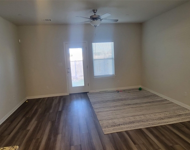 1850 Settlers Glen Dr - Photo Thumbnail 3