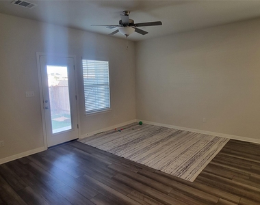 1850 Settlers Glen Dr - Photo Thumbnail 5