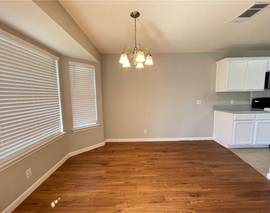 110 Cotton Creek Way - Photo Thumbnail 6