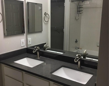 2320 Gracy Farms Ln - Photo Thumbnail 8