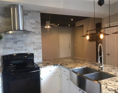 2320 Gracy Farms Ln - Photo Thumbnail 1