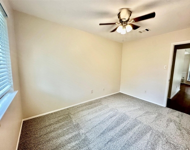 11612 Fruitwood Pl - Photo Thumbnail 12