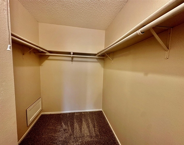 11612 Fruitwood Pl - Photo Thumbnail 16