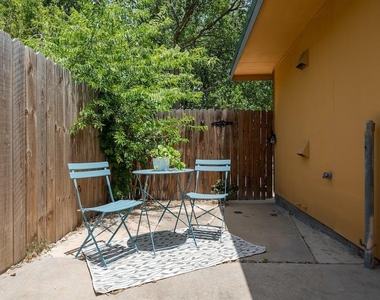 1312 E 52nd St - Photo Thumbnail 14