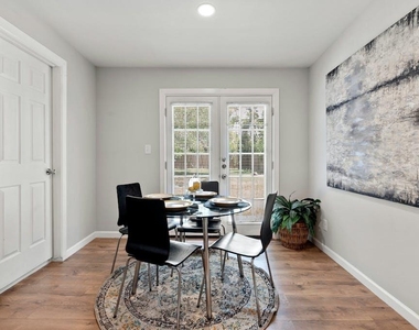 1312 E 52nd St - Photo Thumbnail 8