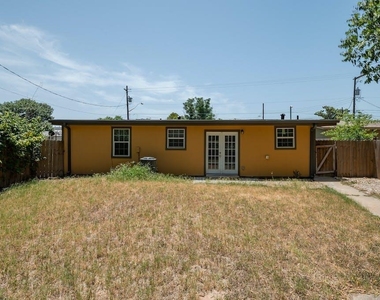 1312 E 52nd St - Photo Thumbnail 15