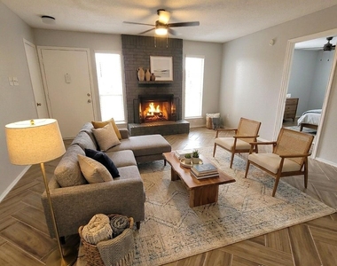 1306 York Castle Dr - Photo Thumbnail 7