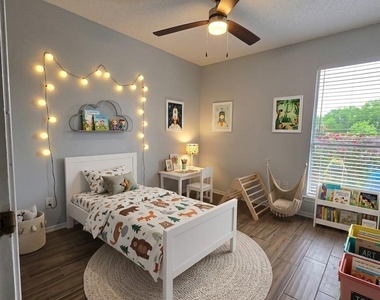 1306 York Castle Dr - Photo Thumbnail 17