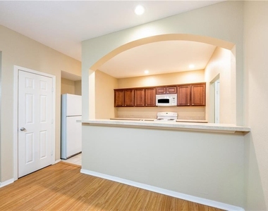 2809 E 22nd St - Photo Thumbnail 5