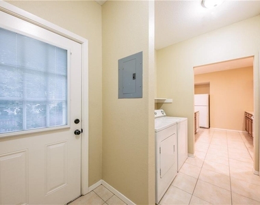 2809 E 22nd St - Photo Thumbnail 10