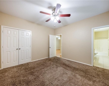 2809 E 22nd St - Photo Thumbnail 11
