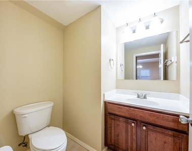 2809 E 22nd St - Photo Thumbnail 12