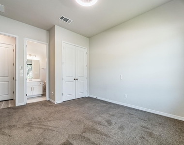 439 Painted Creek Way - Photo Thumbnail 17